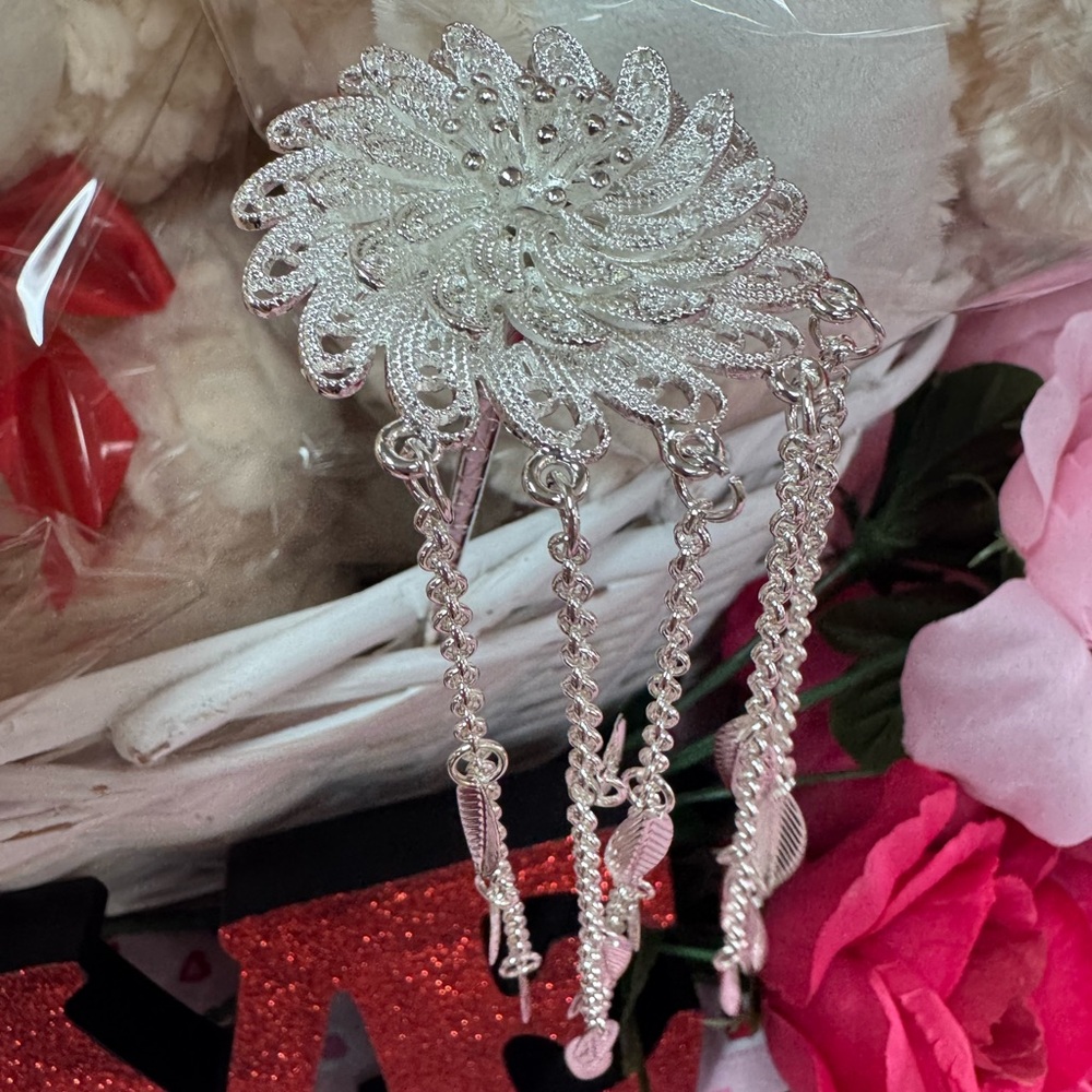 Elegant Silver Hair Accessory